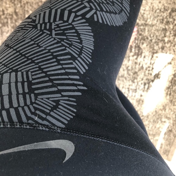 NIKE DRI FIT TATTOO DESIGN LEGGINGS EUC SZ MED - Picture 3 of 7